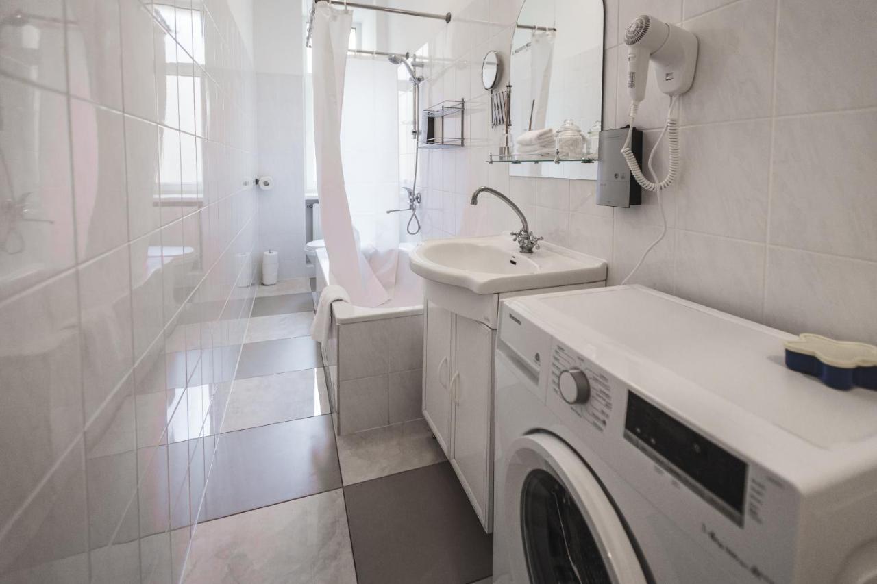 Bearsleys Archers Apartments Riga Bagian luar foto